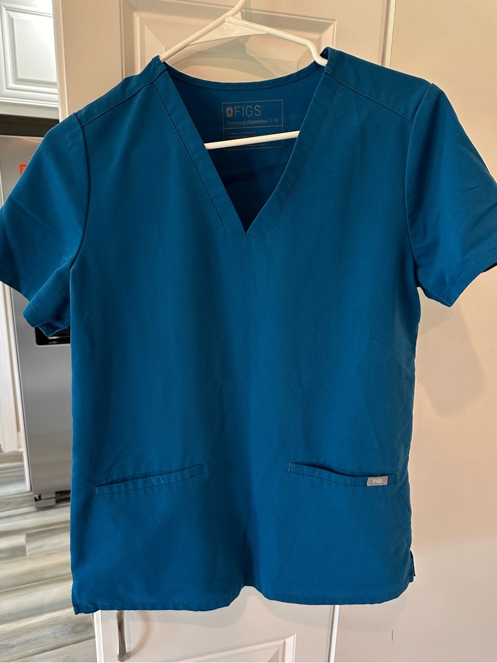 FIGS Alps Blue Casma 3 Pocket Scrub Top